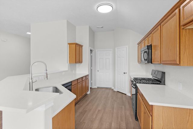 300 Spencer Landing E, La Porte, TX 77571