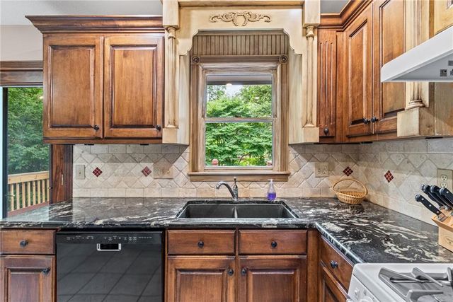 10526 N Central Street, Kansas City, MO 64155