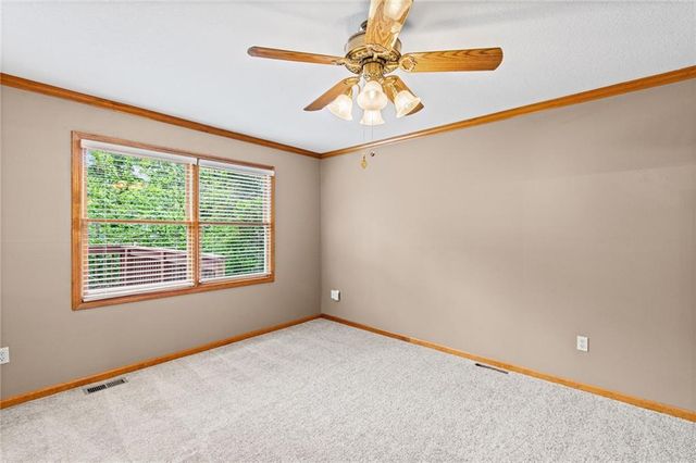 10526 N Central Street, Kansas City, MO 64155