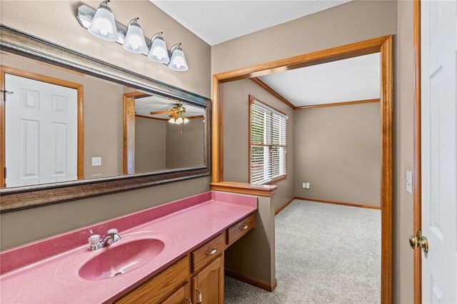 10526 N Central Street, Kansas City, MO 64155