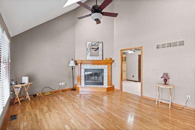 10526 N Central Street, Kansas City, MO 64155