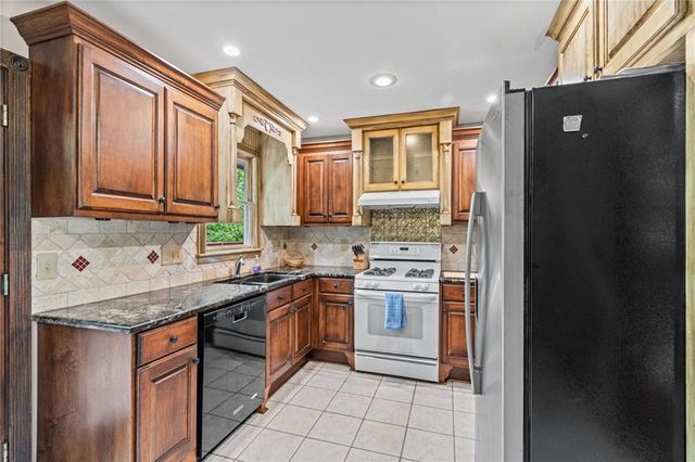 10526 N Central Street, Kansas City, MO 64155