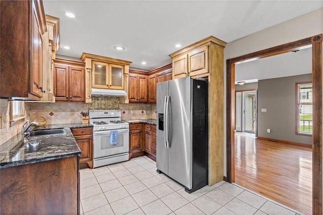 10526 N Central Street, Kansas City, MO 64155