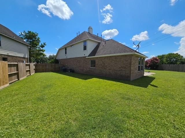 2547 Crystal Shore Drive, Rosharon, TX 77583