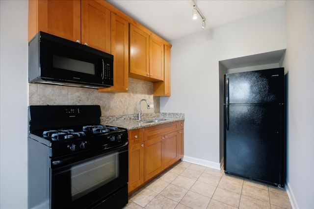 414 W Walnut Street 307, Maywood, IL 60153