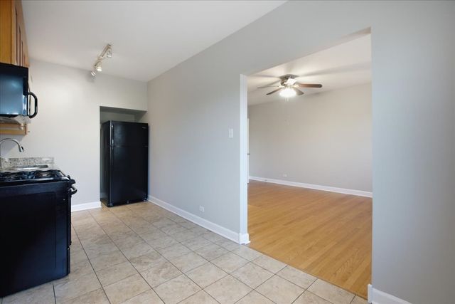 414 W Walnut Street 307, Maywood, IL 60153