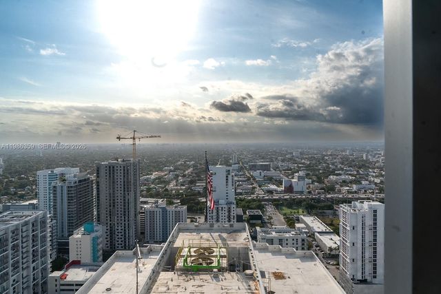 55 SW 9th St 3607, Miami, FL 33130