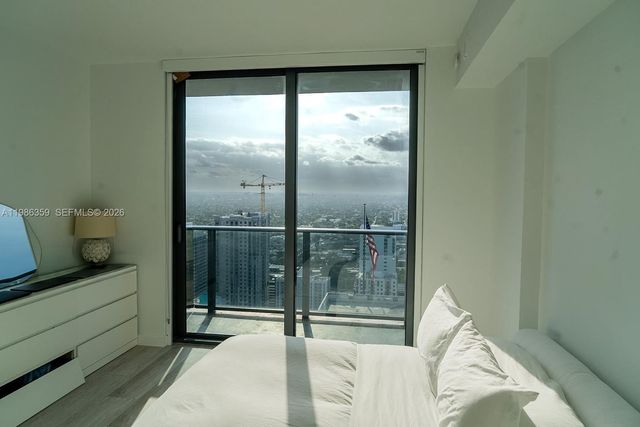 55 SW 9th St 3607, Miami, FL 33130