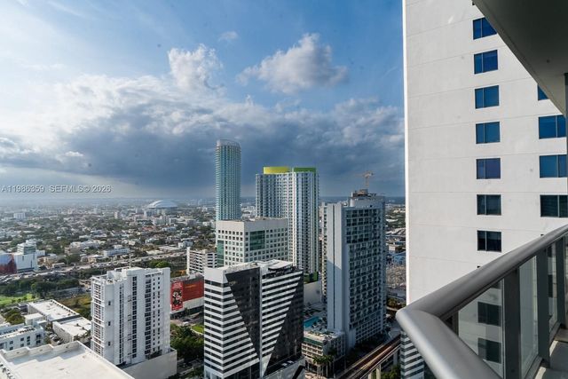 55 SW 9th St 3607, Miami, FL 33130