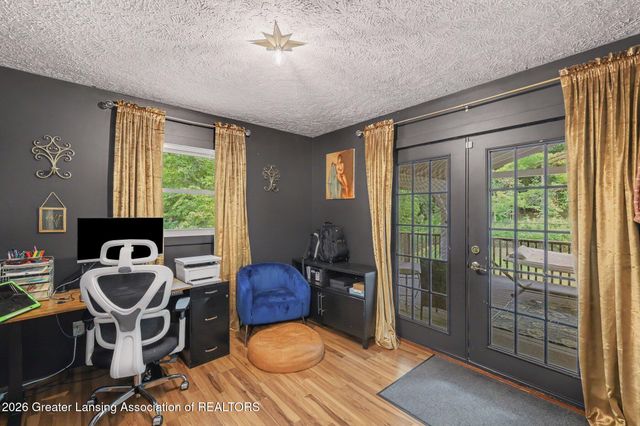 6276 Willow Highway, Grand Ledge, MI 48837