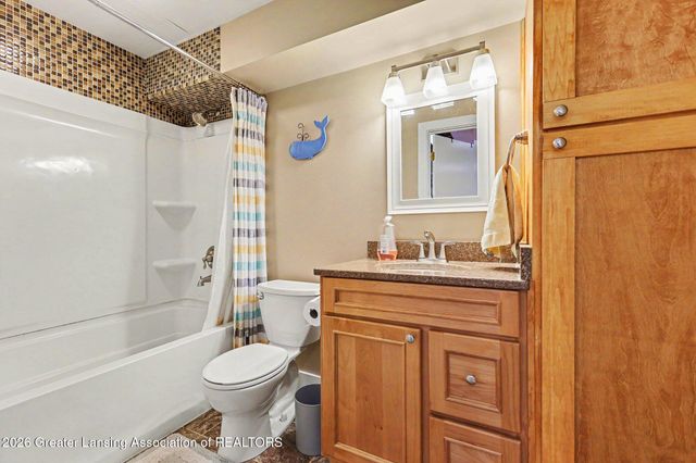 6276 Willow Highway, Grand Ledge, MI 48837