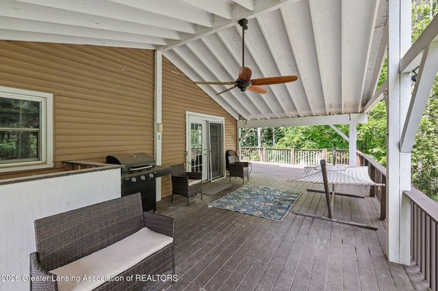 6276 Willow Highway, Grand Ledge, MI 48837
