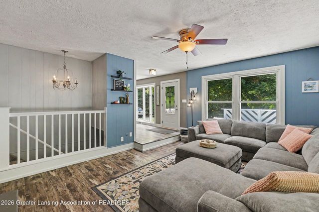 6276 Willow Highway, Grand Ledge, MI 48837
