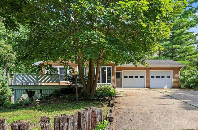 6276 Willow Highway, Grand Ledge, MI 48837