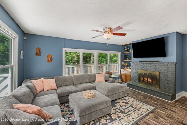 6276 Willow Highway, Grand Ledge, MI 48837