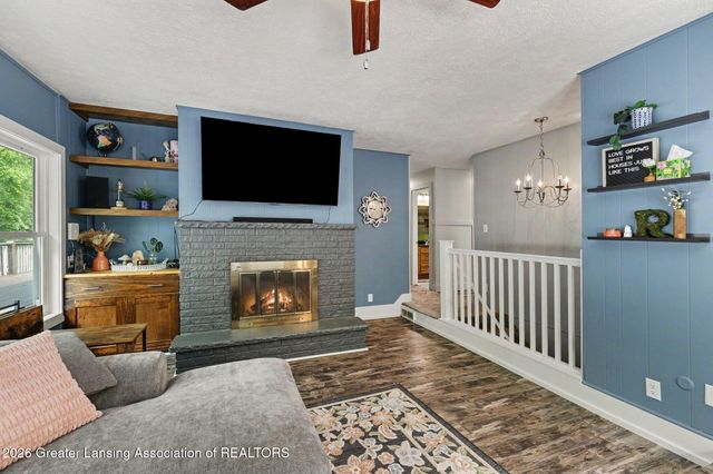 6276 Willow Highway, Grand Ledge, MI 48837