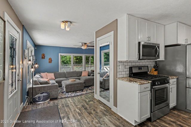 6276 Willow Highway, Grand Ledge, MI 48837