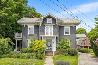 23 Oak Knls 23, Arlington, MA 02476