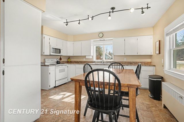 3105 E Stewart Road, Midland Twp, MI 48640