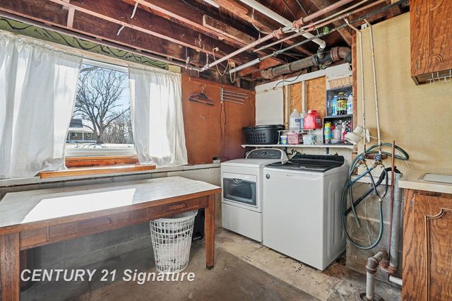 3105 E Stewart Road, Midland Twp, MI 48640