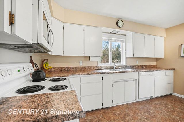 3105 E Stewart Road, Midland Twp, MI 48640