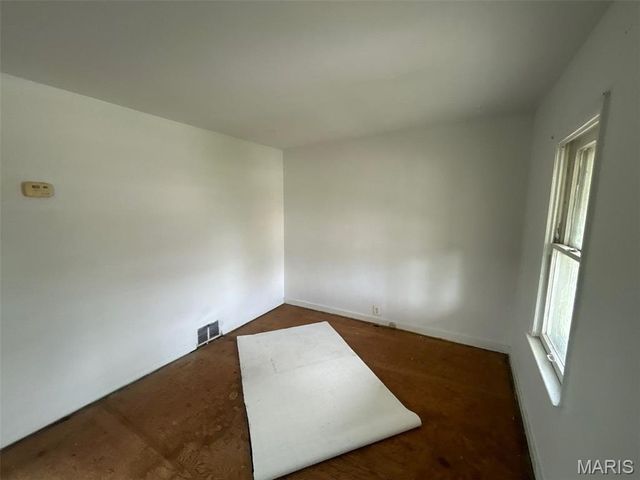 8527 Kempland Place, St Louis, MO 63132