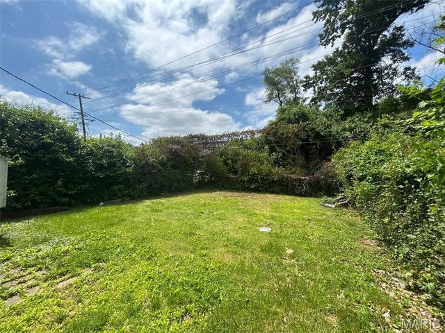 8527 Kempland Place, St Louis, MO 63132