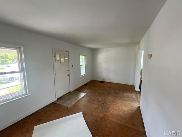8527 Kempland Place, St Louis, MO 63132