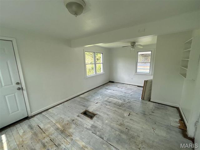 8527 Kempland Place, St Louis, MO 63132