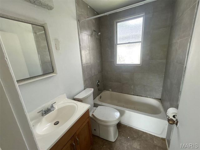 8527 Kempland Place, St Louis, MO 63132