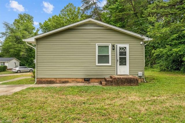 3855 Queen Ann Circle, Winston-salem, NC 27106
