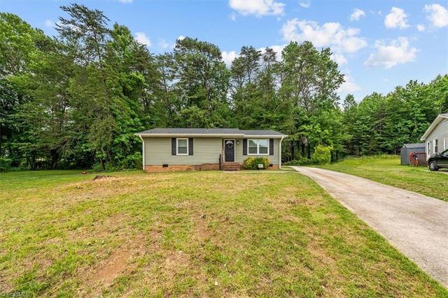 3855 Queen Ann Circle, Winston-salem, NC 27106