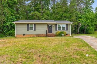 3855 Queen Ann Circle, Winston-salem, NC 27106