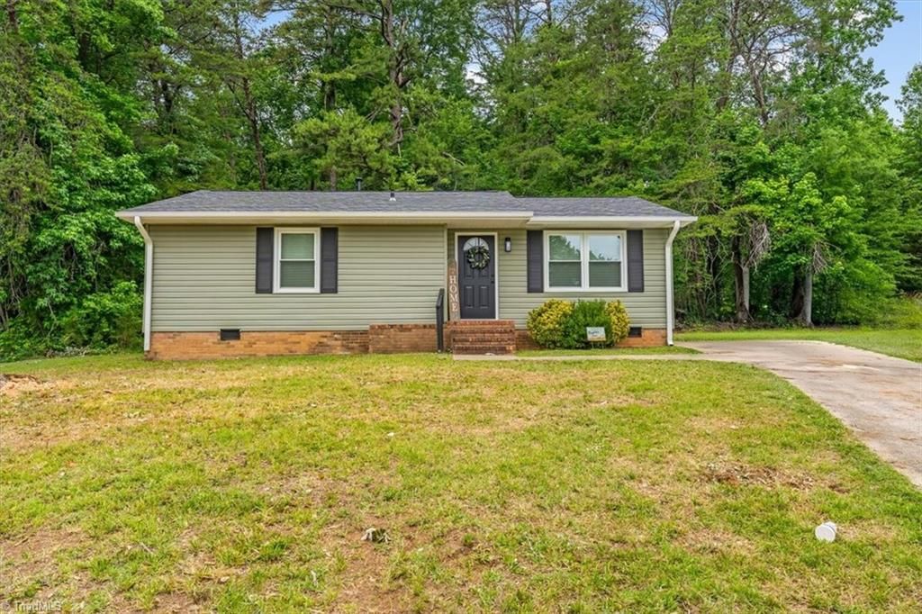 3855 Queen Ann Circle, Winston-salem, NC 27106