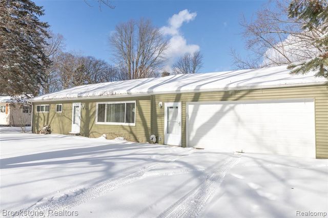3474 Fort Drive, Waterford, MI 48328