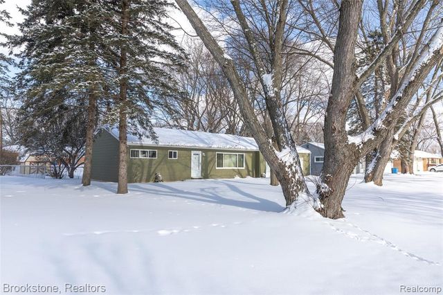 3474 Fort Drive, Waterford, MI 48328