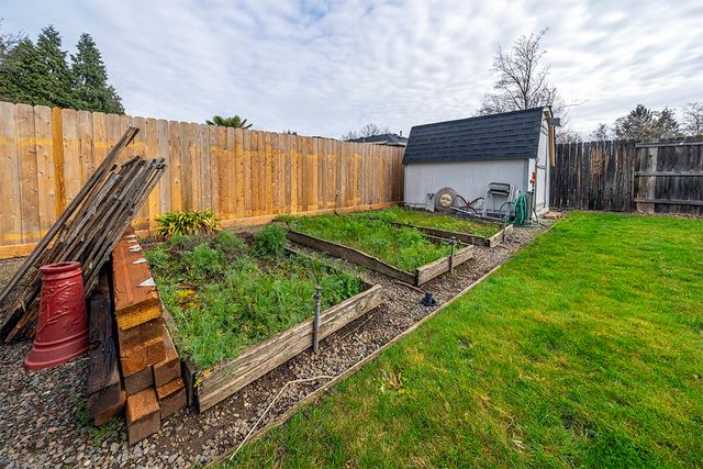 1630 Timothy Street, Central Point, OR 97502