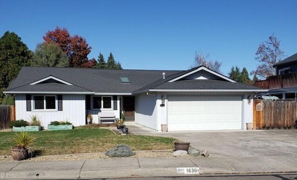 1630 Timothy Street, Central Point, OR 97502