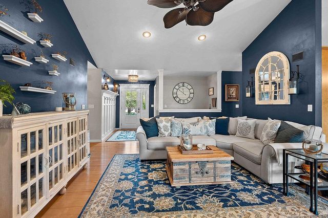 1220 STILLMEADOW LANE, Menasha, WI 54952