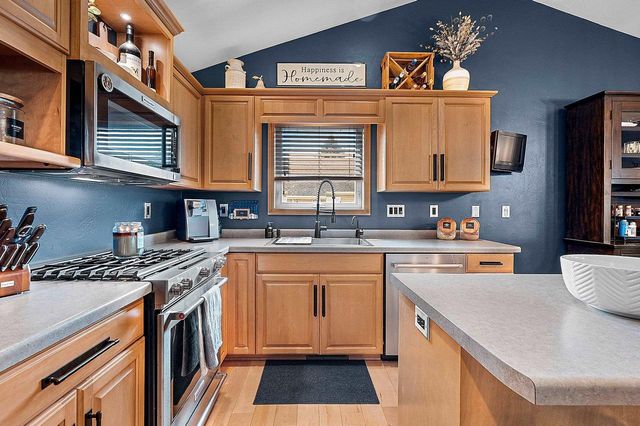 1220 STILLMEADOW LANE, Menasha, WI 54952