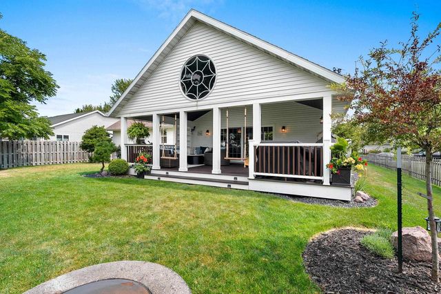 1220 STILLMEADOW LANE, Menasha, WI 54952