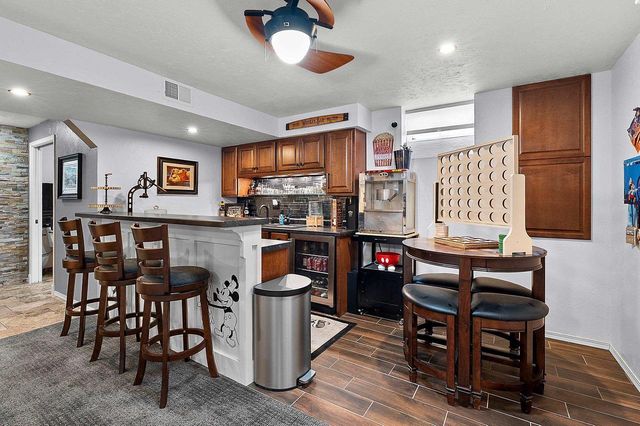 1220 STILLMEADOW LANE, Menasha, WI 54952