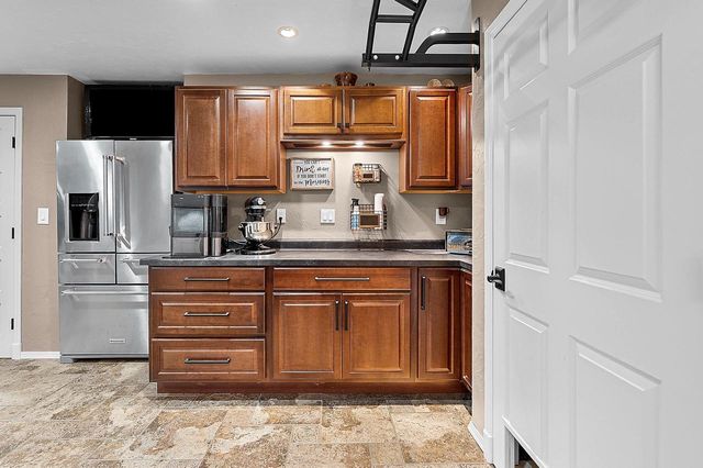 1220 STILLMEADOW LANE, Menasha, WI 54952