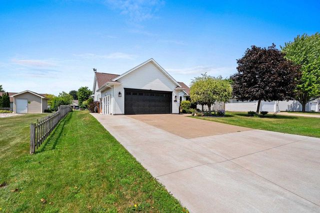 1220 STILLMEADOW LANE, Menasha, WI 54952