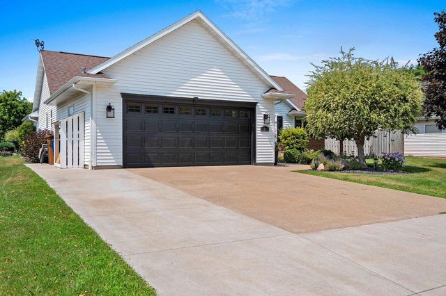 1220 STILLMEADOW LANE, Menasha, WI 54952