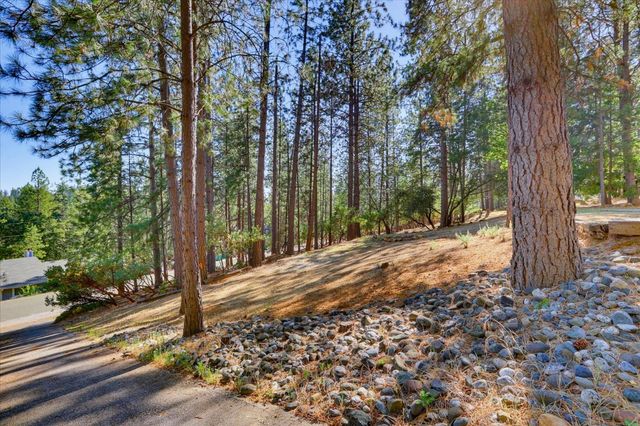 11126 Norager Way, Grass Valley, CA 95949