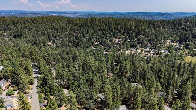 11126 Norager Way, Grass Valley, CA 95949