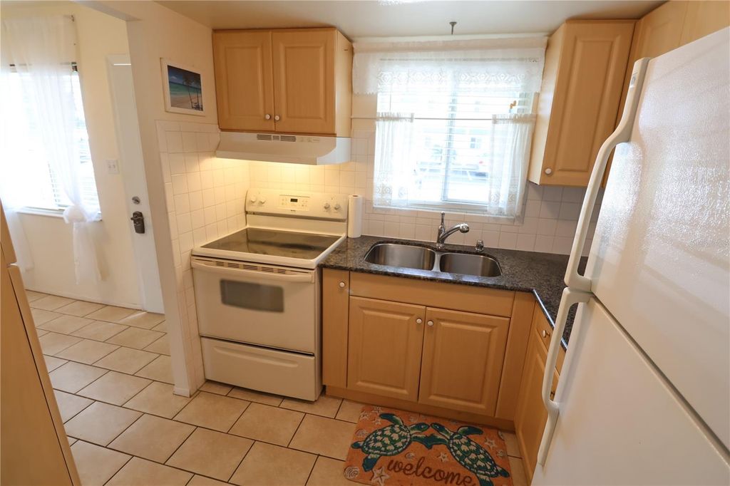 Image 2 of property listing at 1849 SUNNY DRIVE G3, Bradenton, FL 34207