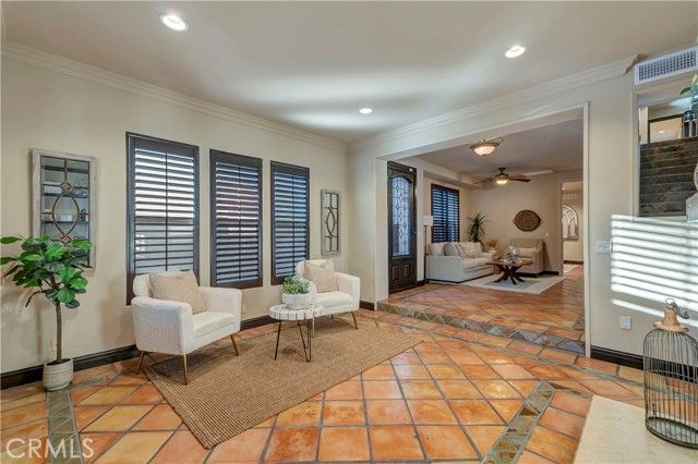 221 Hartford Avenue, Huntington Beach, CA 92648