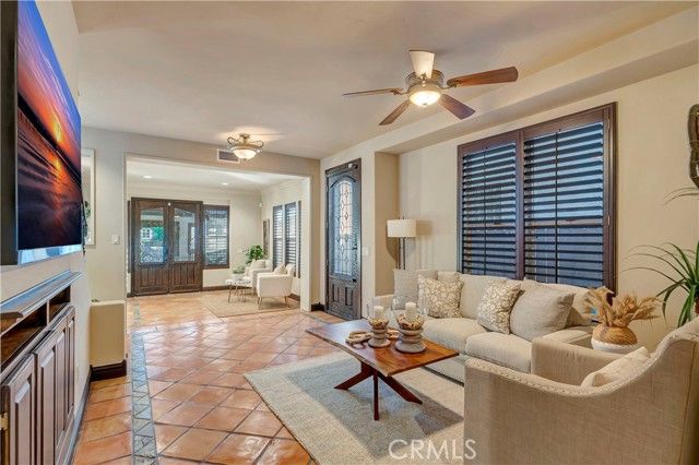 221 Hartford Avenue, Huntington Beach, CA 92648